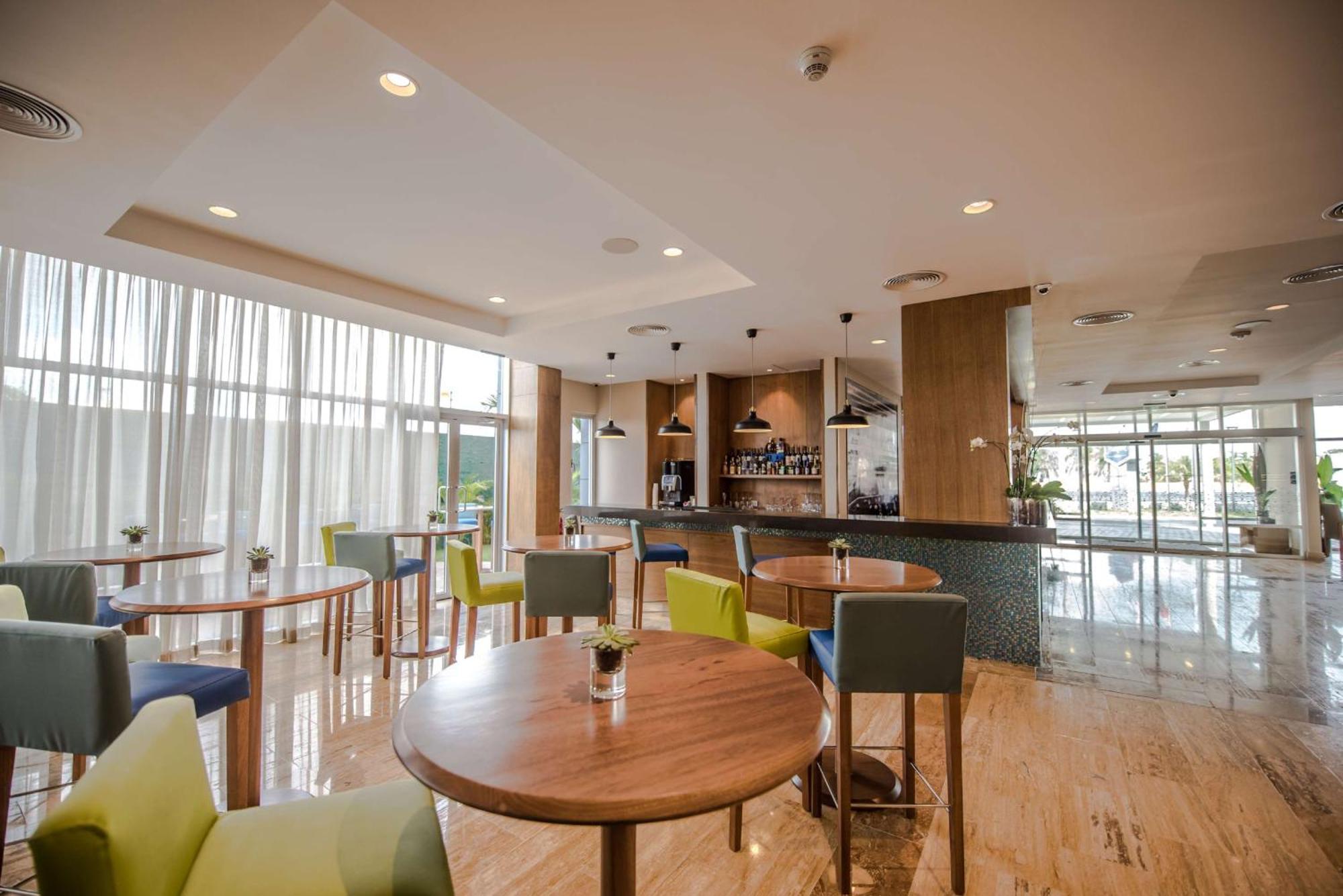 Hampton By Hilton Santo Domingo Airport Hotel Boca Chica Buitenkant foto